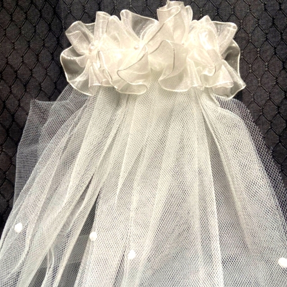Edgehill Collection Accessories | Girls Veil - Two-Layer Pearl Detail Headpiece - Picture 11 of 12